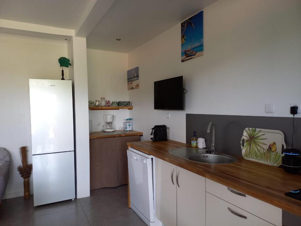Le Tropical Appartement 1 Ou 2 Chambres เลส์ อองซ์-ดิอาร์เลส ภายนอก รูปภาพ